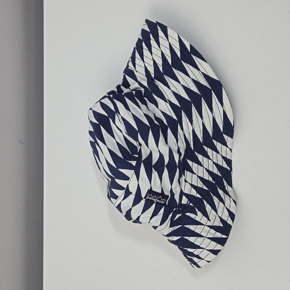 Patagonia Kids Hat - Navy and White